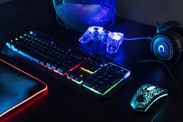 https://www.freepik.es/foto-gratis/vista-configuracion-controlador-teclado-juegos-neon-iluminado_29342308.htm#fromView=search&page=1&position=0&uuid=91cea2e0-2396-4c64-86ad-d1e249904c22&query=gaming